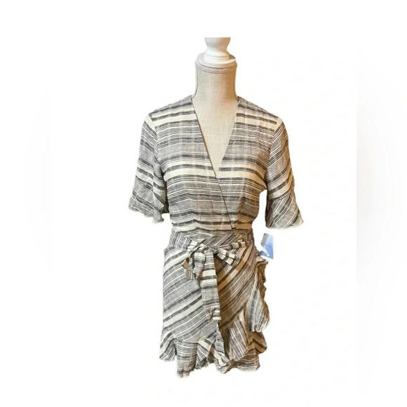 MAJORELLE Portia Dress in Color Newspaper Mini Short Wrap Dress Size Small - Picture 1 of 16